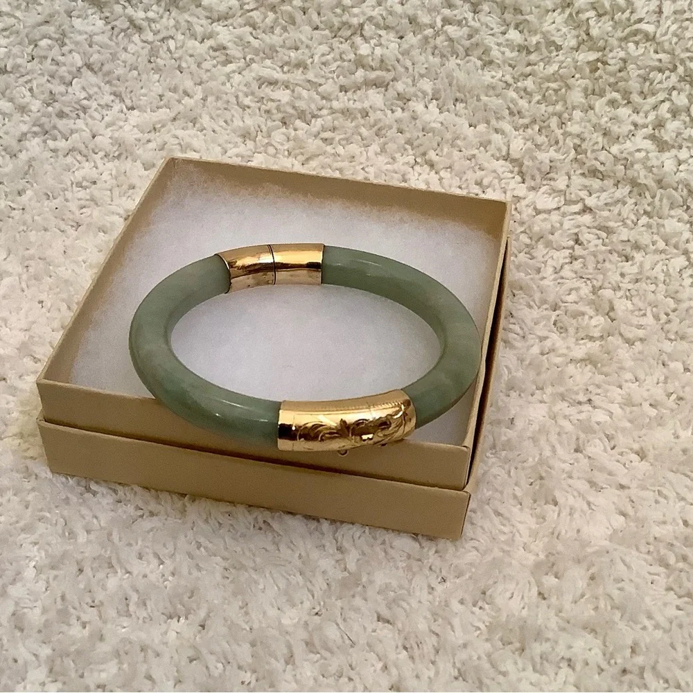Vtg 14K Yellow Gold Hinge Jade Bangle / 57mm circumference /2.3”inside Diameter - Picture 13 of 13